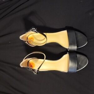 Naturalizer Fields Black heels w ankle strap